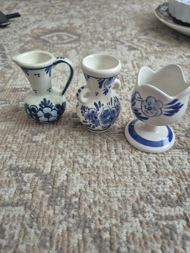Delft pieces blue and - 3,
