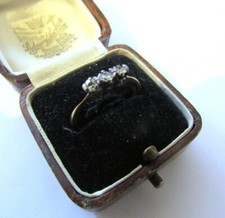 HALLMARKED 18CT GOLD & PLATINUM 3 STONE DIAMOND 0.30CT DRESS RING UK SIZE O