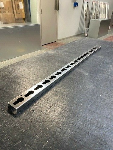 Metal fei keyhole - (980mm, long)