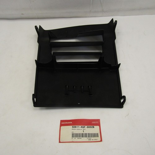 Lower grille fairing under