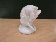 Made in Austria a lovely tiny Wien ceramic mouse 6cms in height 