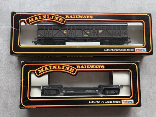 Two boxed mainline - boxed, wagons