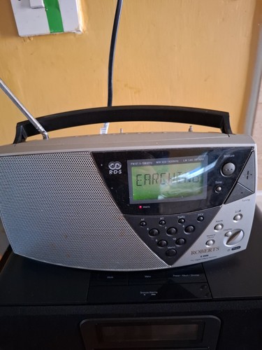 Roberts dab radio - 3,