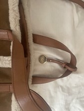 Ugg handbag Quinn hobo Chesnut %100 Cow suede %100 Wool Excellent condition