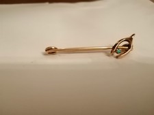 Lovely 9ct Solid Gold Vintage Bar Brooch With A Solitaire Turquoise Gemstone