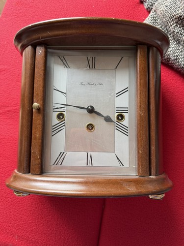 Mantel clock table clock