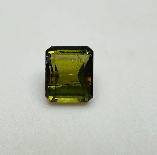 Andalusite trap cut 7mmx5mm - andalusite,