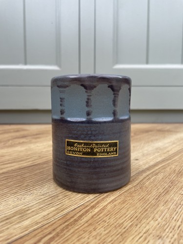 Honiton pottery devon - pottery, freehand