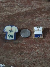 BOLTON  WANDERERS F C  -  2 x  VINTAGE KIT  COLLECTABLE  FOOTBALL Pin  BADGES