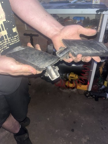 Peugeot kisbee foot pegs - kisbee,