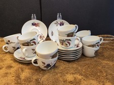 12 Royal Worcester porcelain Evesham Gold tea cups & 11 saucers Oven-table