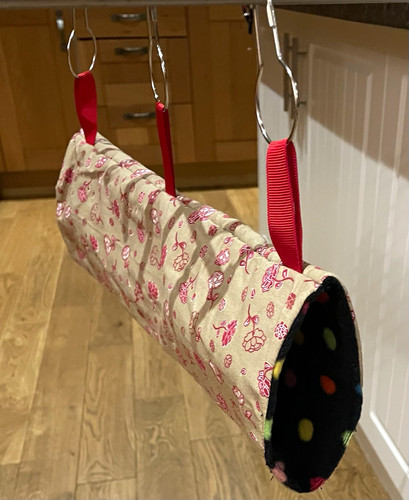 Hanging rat guinea pig - hanging, rat,