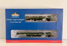 Bachmann ‘OO’ 32-518 Derby Lightweight 2-Car DMU BR Green (Early Emblem) MIB!