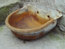 Vintage Metal Farm Cattle Water Bowl Trough ideal Small Garden Planter -Rusty