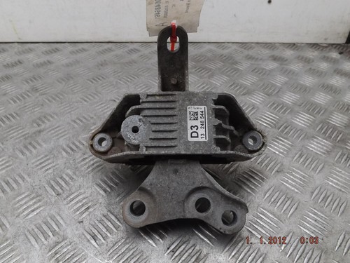 Vauxhall astra gearbox mount - j,