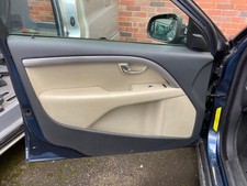VOLVO V70 MK3 FRONT DOOR CARD