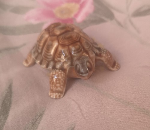 Wade tortoise figurine - tortoise,