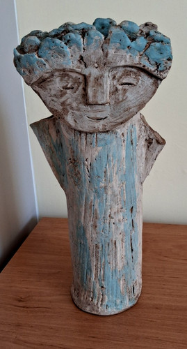 Studio art pottery - , figural