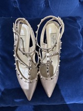 Beautiful Valentino Garavani Rockstud pump, Rose Gold Heels Size 41