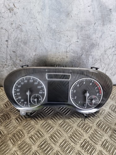 Mercedes a180 speedometer - mercedes,