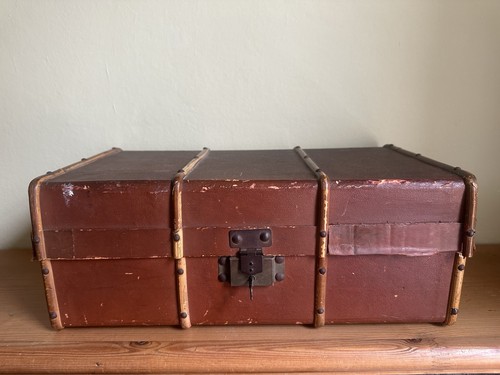 Antique banded dolls trunk - banded,