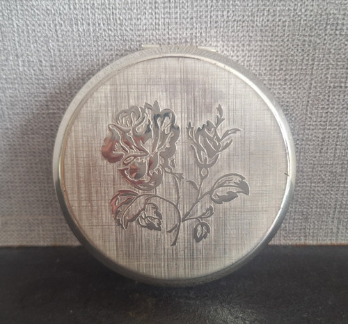 Vintage stratton powder - stratton,