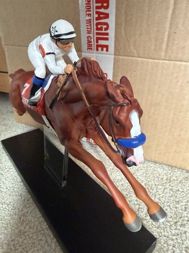 Breyer justify resin box or - breyer,