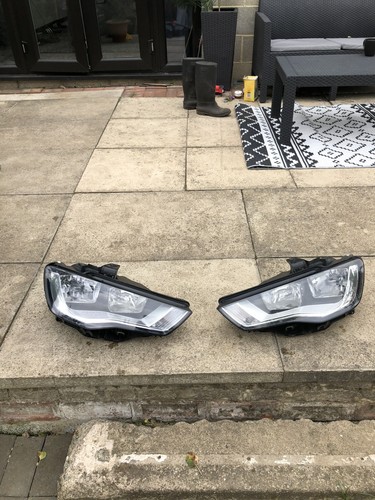 Audi headlights x2 - 8v, pair