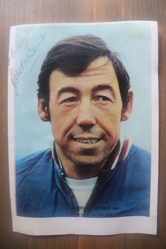 Gordon banks hand signed - gordon,