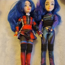 2 x Disney Descendants 3 Dolls
