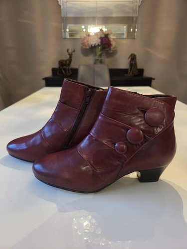 Brand new tags lotus - new,