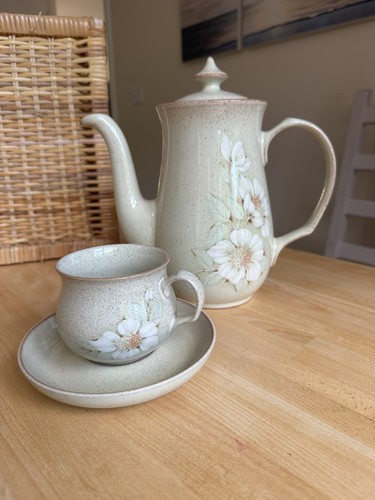 Denby daybreak cups and - 12,