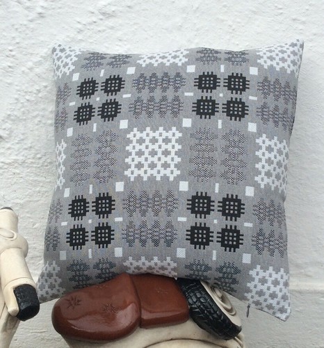 Welsh blanket tapestry pattern - blanket,