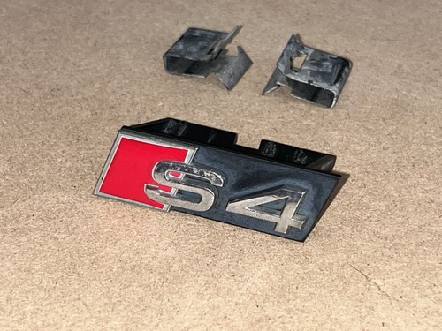 Audi grill badge - audi, b6