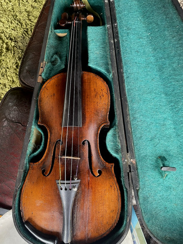 Very old full size violin - , in