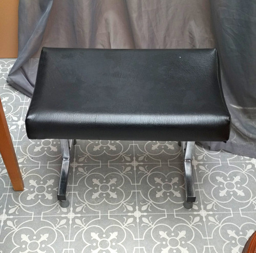 Black padded bench - bench, foot