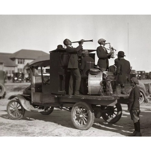 1920s jazz band concert - 1920s,