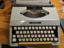 Vintage Imperial Signet Portable Typewriter with Case