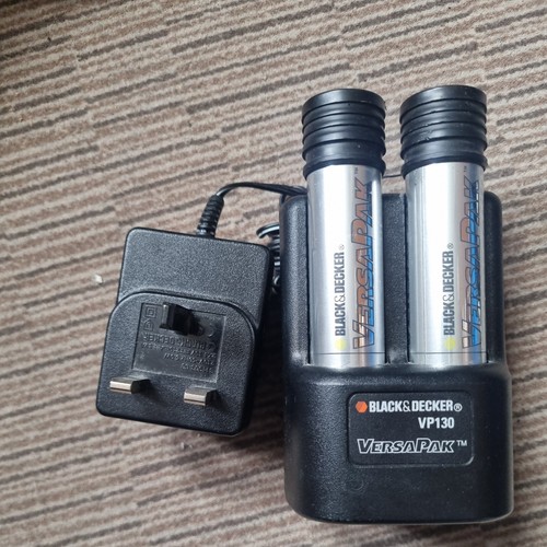 Battery charger black - +,