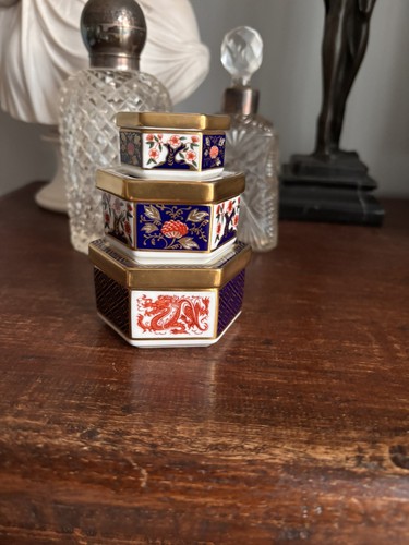 Three superb royal - royal, crown