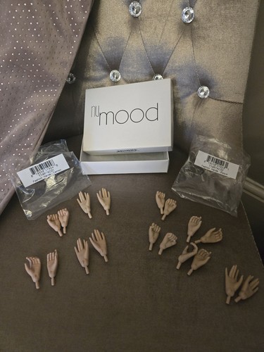 Tonner mood doll hands - mood,