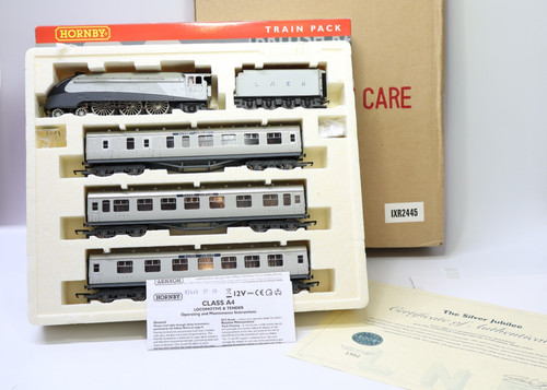 Hornby r2445 gauge - oo, lner