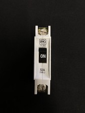 MK LN 5932 . 32 AMP TYPE 2 MCB