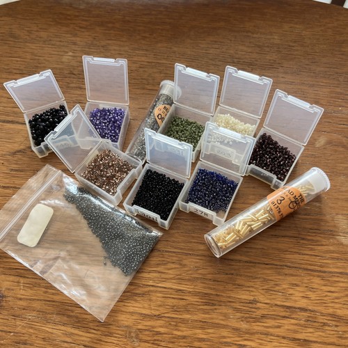 Bundle beads job lot - bundle, of