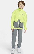 NIKE SPORTSWEAR PANTS JACKET