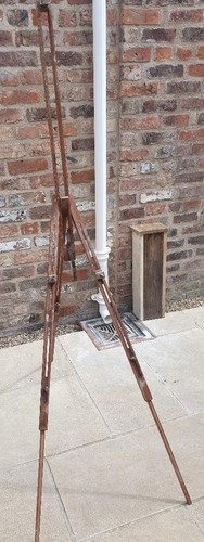 Vintage wooden sketching easel