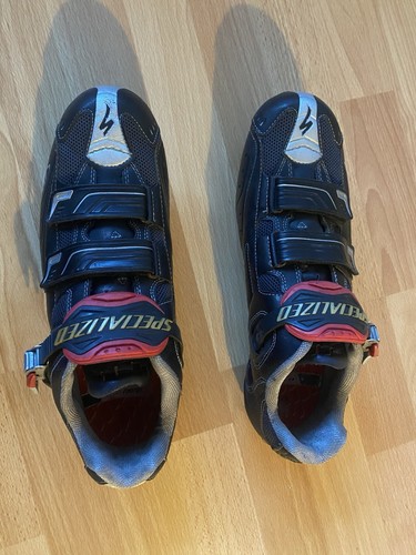Specialize road shoes - road, size
