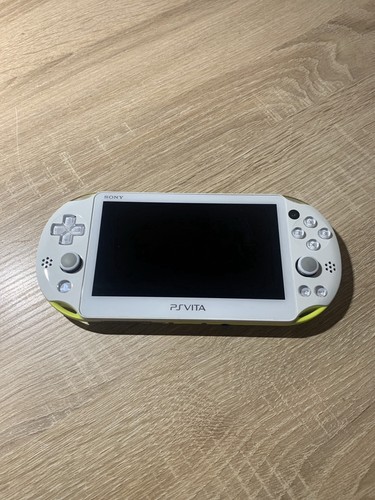1735 play station vita 2000 - station,