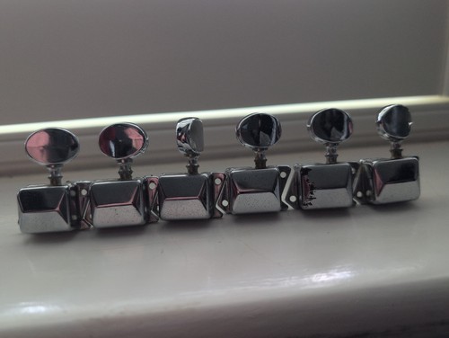Left handed stratocaster - left,