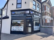 hisense tv H49N5500  49 INCH SMART 4K uLTRA HD HDR LED TV Freeview with stand